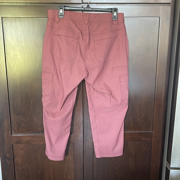 Duluth Trading Co. Dry on the Fly capris. Size 10. - Picture 3 of 4